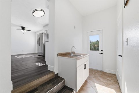 Villa ou maison à vendre à Tampa, Floride: 3 chambres, 121.89 m2 № 2144000 - photo 4