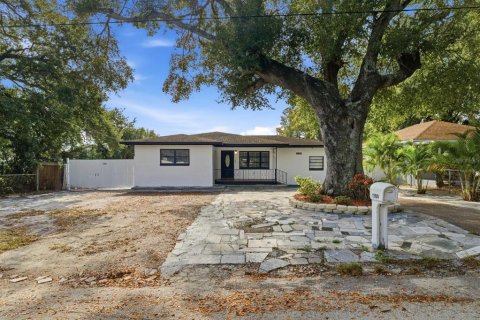 Villa ou maison à Tampa, Floride 3 chambres, 121.89 m2 № 2144000