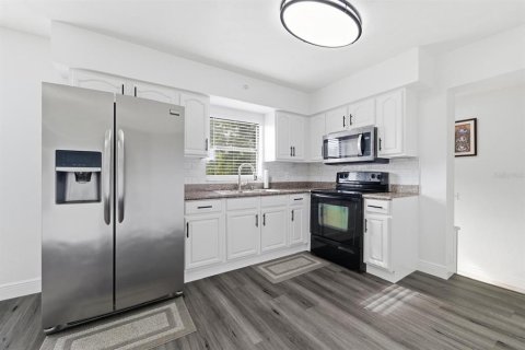 Villa ou maison à vendre à Tampa, Floride: 3 chambres, 121.89 m2 № 2144000 - photo 6