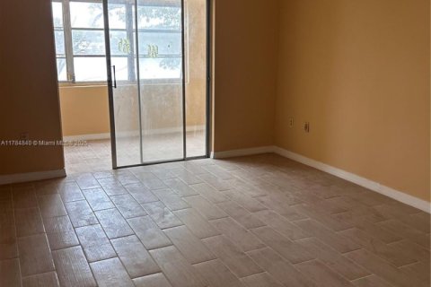 Condominio en venta en Miami, Florida, 1 dormitorio, 78.97 m2 № 1864186 - foto 9