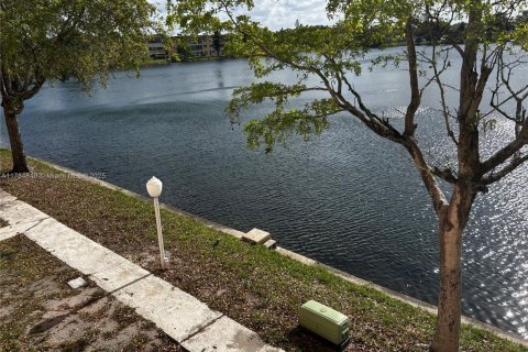 Condominio en venta en Miami, Florida, 1 dormitorio, 78.97 m2 № 1864186 - foto 17