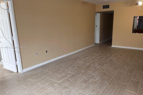 Condominio en venta en Miami, Florida, 1 dormitorio, 78.97 m2 № 1864186 - foto 3