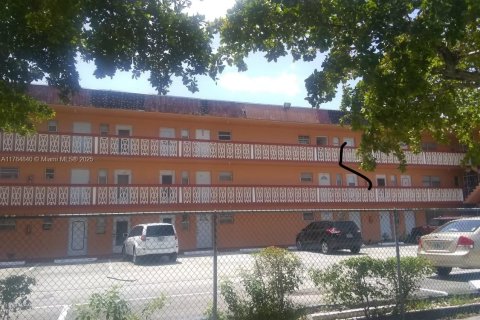 Condominio en venta en Miami, Florida, 1 dormitorio, 78.97 m2 № 1864186 - foto 1