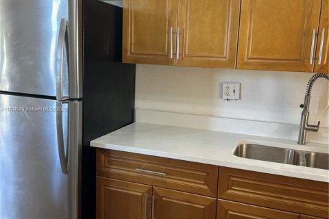 Condominio en venta en Miami, Florida, 1 dormitorio, 78.97 m2 № 1864186 - foto 14