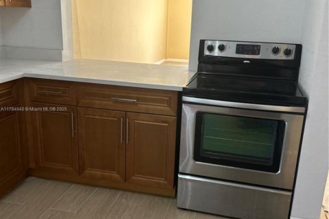 Condominio en venta en Miami, Florida, 1 dormitorio, 78.97 m2 № 1864186 - foto 16