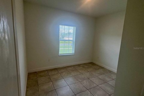 Villa ou maison à louer à Ocala, Floride: 4 chambres, 146.79 m2 № 2302222 - photo 5