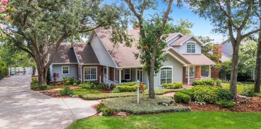 House in Lakeland, Florida 4 bedrooms, 329.8 sq.m. № 1795393
