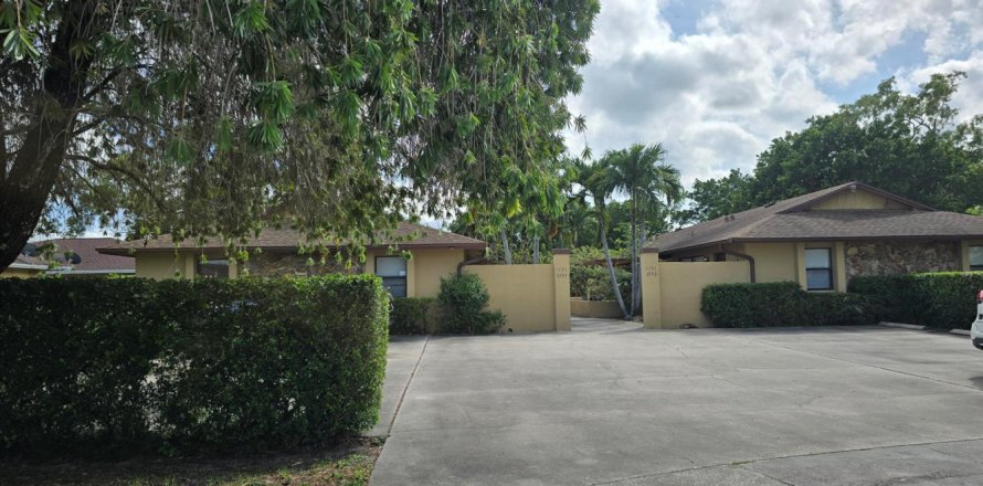 Appartement à Wellington, Floride 3 chambres, 111.48 m2 № 2376977