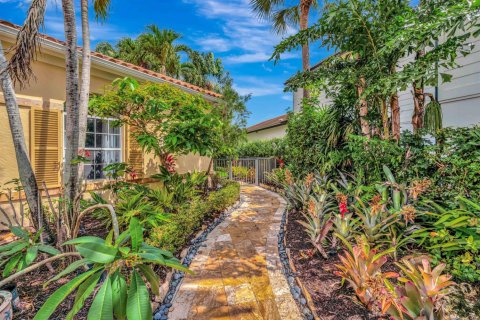 House in Jupiter, Florida 5 bedrooms, 325.16 sq.m. № 2180209 - photo 4
