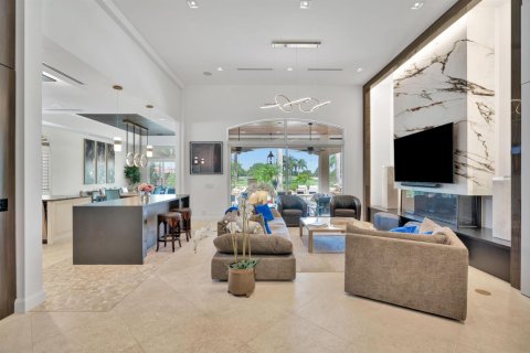 House in Jupiter, Florida 5 bedrooms, 325.16 sq.m. № 2180209 - photo 8