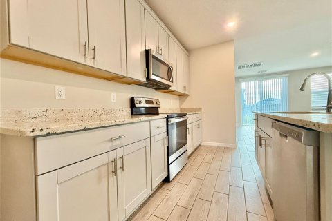 Villa ou maison à vendre à Davenport, Floride: 4 chambres, 201.32 m2 № 2399366 - photo 8