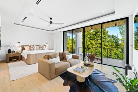 Casa en venta en Miami, Florida, 4 dormitorios, 329.8 m2 № 1971219 - foto 20