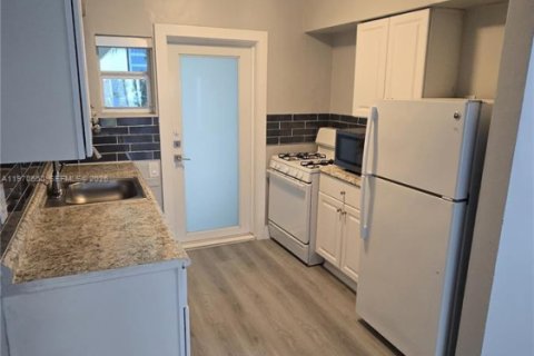 Снять в аренду квартиру в Бей-Харбор-Айлендс, Флорида 2 спальни, 88.26м2, № 2031125 - фото 5