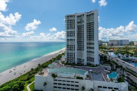Condominio en venta en Sunny Isles Beach, Florida, 2 dormitorios, 117.61 m2 № 1864064 - foto 2