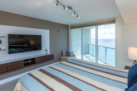 Condominio en venta en Sunny Isles Beach, Florida, 2 dormitorios, 117.61 m2 № 1864064 - foto 16
