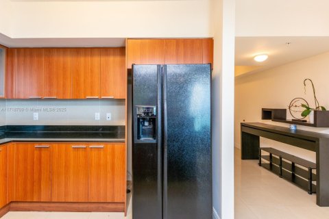 Condominio en venta en Sunny Isles Beach, Florida, 2 dormitorios, 117.61 m2 № 1864064 - foto 14