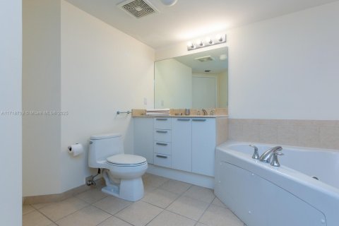 Condominio en venta en Sunny Isles Beach, Florida, 2 dormitorios, 117.61 m2 № 1864064 - foto 28