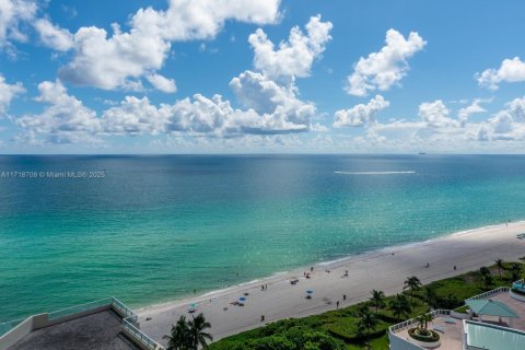 Condominio en venta en Sunny Isles Beach, Florida, 2 dormitorios, 117.61 m2 № 1864064 - foto 1