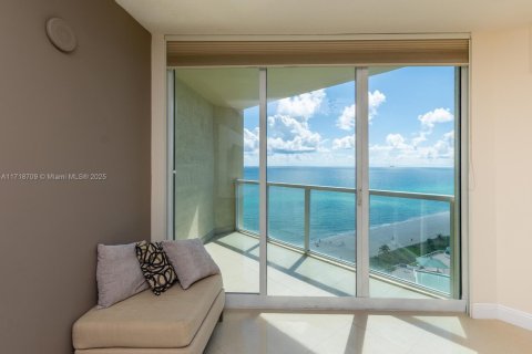 Condominio en venta en Sunny Isles Beach, Florida, 2 dormitorios, 117.61 m2 № 1864064 - foto 21