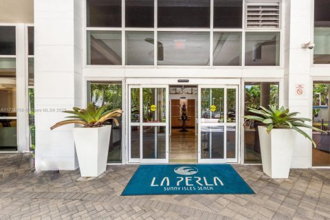 Condominio en venta en Sunny Isles Beach, Florida, 2 dormitorios, 117.61 m2 № 1864064 - foto 19