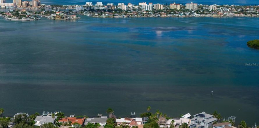 Villa ou maison à Clearwater, Floride 3 chambres, 220.55 m2 № 1912068
