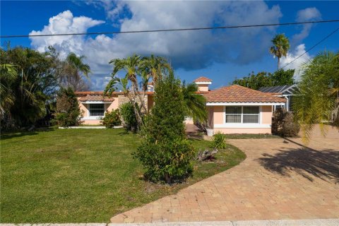 Villa ou maison à vendre à Clearwater, Floride: 3 chambres, 220.55 m2 № 1912068 - photo 2