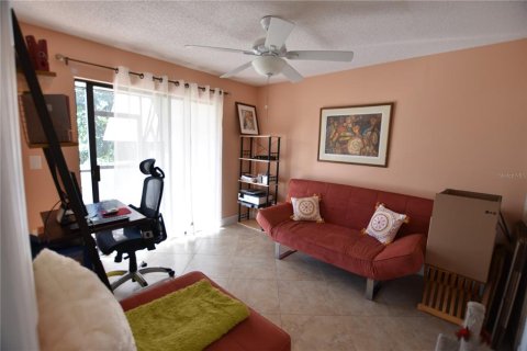 Copropriété à vendre à Sarasota, Floride: 2 chambres, 89.84 m2 № 2383415 - photo 11