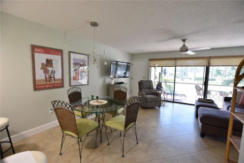 Copropriété à vendre à Sarasota, Floride: 2 chambres, 89.84 m2 № 2383415 - photo 7