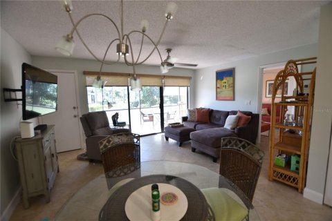 Copropriété à vendre à Sarasota, Floride: 2 chambres, 89.84 m2 № 2383415 - photo 5