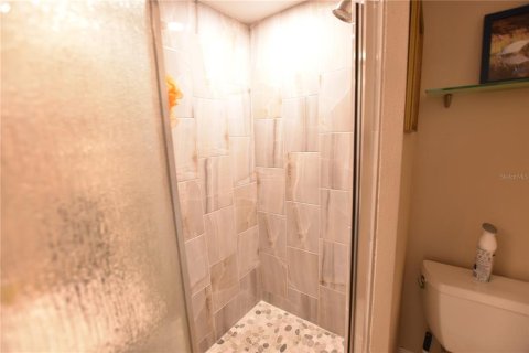 Copropriété à vendre à Sarasota, Floride: 2 chambres, 89.84 m2 № 2383415 - photo 13