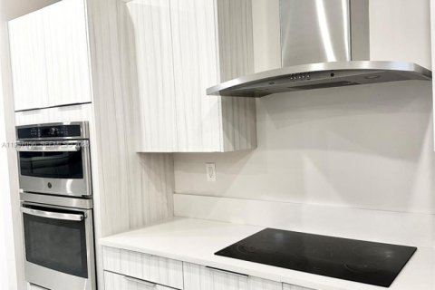 Townhouse in LANDMARK in Doral, Florida 3 bedrooms, 179.49 sq.m. № 2011418 - photo 13