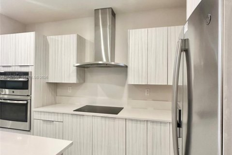 Townhouse in LANDMARK in Doral, Florida 3 bedrooms, 179.49 sq.m. № 2011418 - photo 5