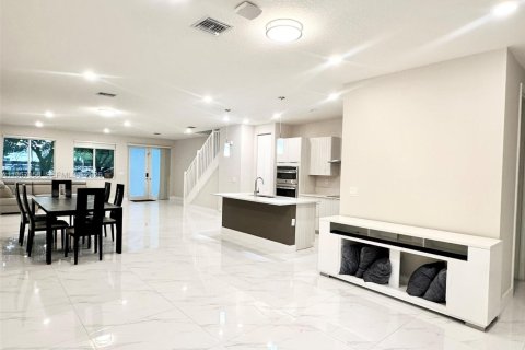 Townhouse in LANDMARK in Doral, Florida 3 bedrooms, 179.49 sq.m. № 2011418 - photo 3