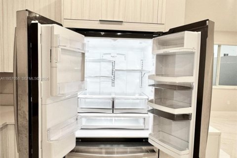 Townhouse in LANDMARK in Doral, Florida 3 bedrooms, 179.49 sq.m. № 2011418 - photo 10