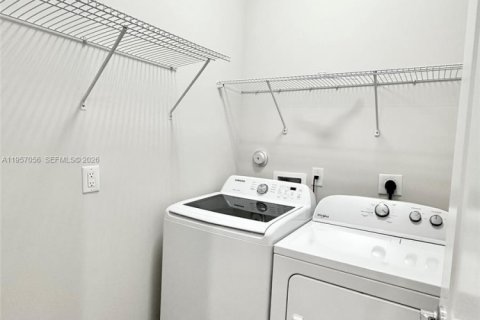 Townhouse in LANDMARK in Doral, Florida 3 bedrooms, 179.49 sq.m. № 2011418 - photo 23