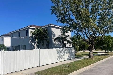 Casa en venta en Homestead, Florida, 4 dormitorios, 226.68 m2 № 1945681 - foto 12