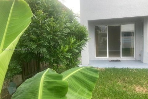 Casa en venta en Homestead, Florida, 4 dormitorios, 226.68 m2 № 1945681 - foto 10