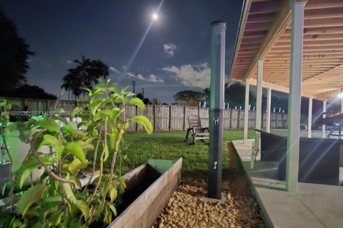 Villa ou maison à vendre à Homestead, Floride: 6 chambres № 1987695 - photo 2