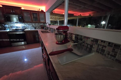 Villa ou maison à vendre à Homestead, Floride: 6 chambres № 1987695 - photo 8