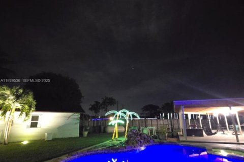 Villa ou maison à vendre à Homestead, Floride: 6 chambres № 1987695 - photo 10