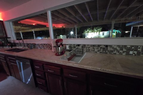 Villa ou maison à vendre à Homestead, Floride: 6 chambres № 1987695 - photo 12