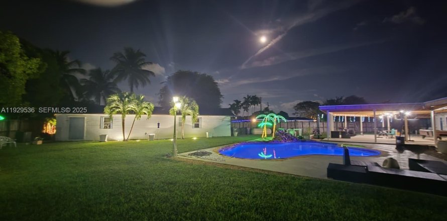 Villa ou maison à Homestead, Floride 6 chambres № 1987695