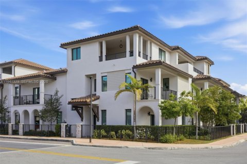 Townhouse in URBANA in Doral, Florida 3 bedrooms, 219.81 sq.m. № 2152725