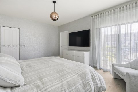 Townhouse in URBANA in Doral, Florida 3 bedrooms, 219.81 sq.m. № 2152725 - photo 29