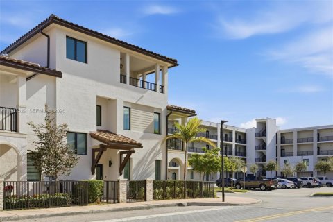 Townhouse in URBANA in Doral, Florida 3 bedrooms, 219.81 sq.m. № 2152725 - photo 2