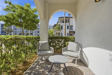 Townhouse in URBANA in Doral, Florida 3 bedrooms, 219.81 sq.m. № 2152725 - photo 24