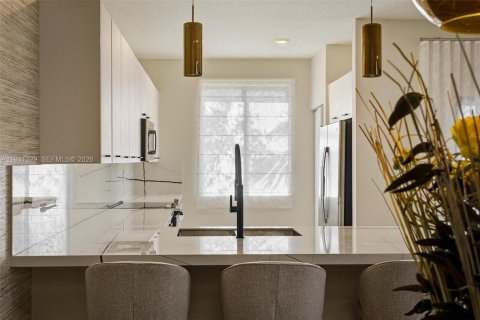 Townhouse in URBANA in Doral, Florida 3 bedrooms, 219.81 sq.m. № 2152725 - photo 20