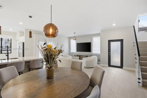 Townhouse in URBANA in Doral, Florida 3 bedrooms, 219.81 sq.m. № 2152725 - photo 15