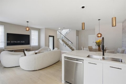 Townhouse in URBANA in Doral, Florida 3 bedrooms, 219.81 sq.m. № 2152725 - photo 18