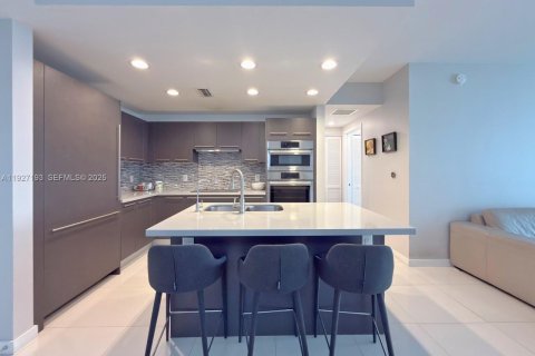 Copropriété à louer à Doral, Floride: 2 chambres, 104.98 m2 № 1986200 - photo 4